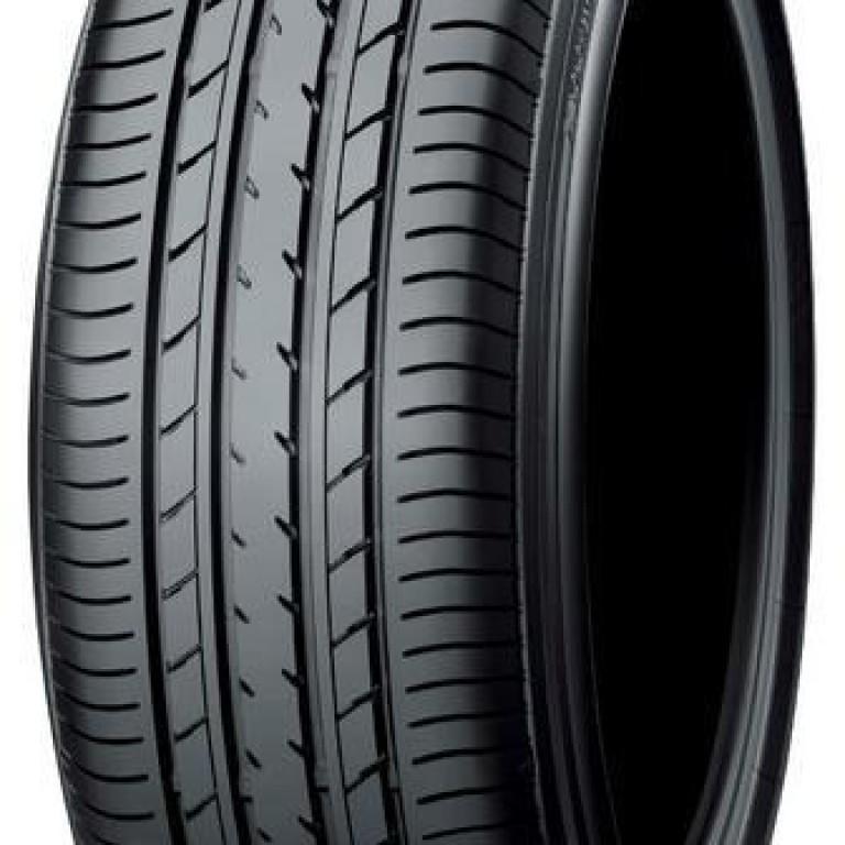 Yokohama 225/55R18 Decibel E70